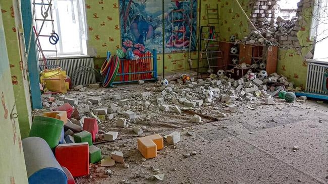ukraine and rebel region trade shelling allegations