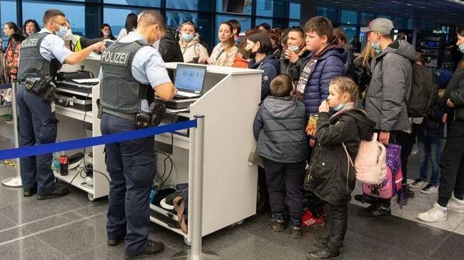 ukrainian refugees arrive germany