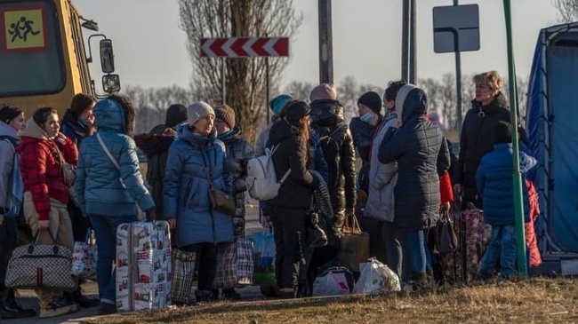 ukrainian refugees crossed into poland