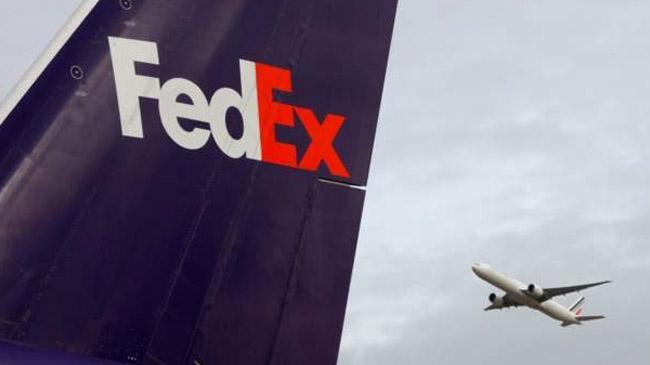 us pilot singpore jailed