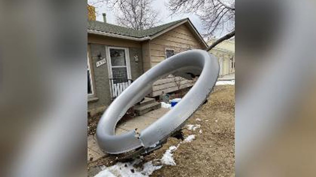 us plane engine fell1