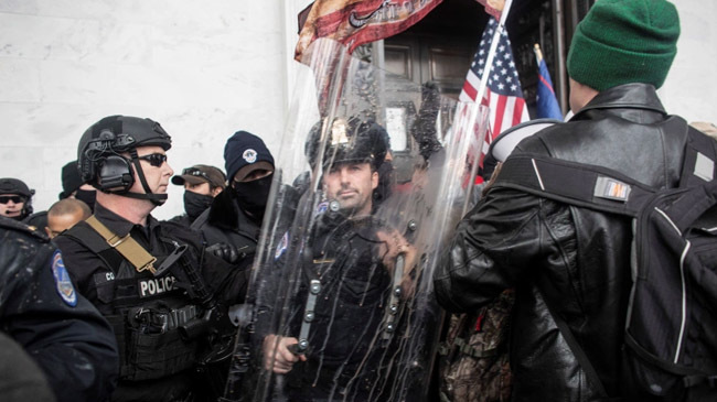 us police mob