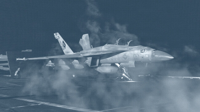 ইরাকে মার্কিন ঘাঁটি ও আধাসামরিক বাহিনীর অবস্থানে ড্রোন ও ক্ষেপণাস্ত্র হামলা