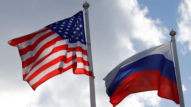 usa and russia flag