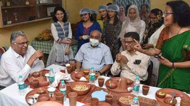 vc attaend in a ifter mahfil