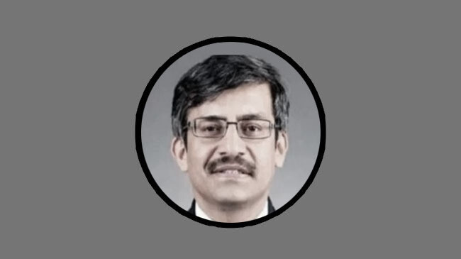 ভারতে তীব্র আন্দোলনের মধ্যে শিক্ষা সচিবকে অপসারণ