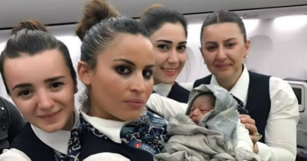 women gave birth in aircraft