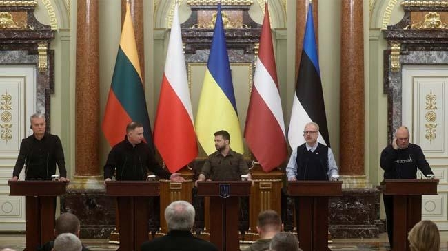 zelenskiy attends a joint news briefing