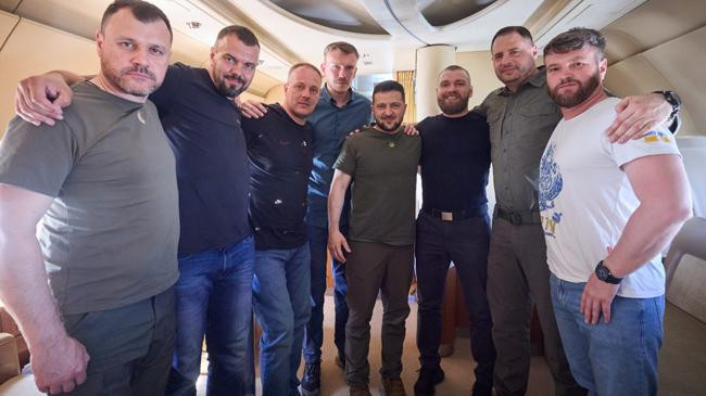 zelensky and 5 commander