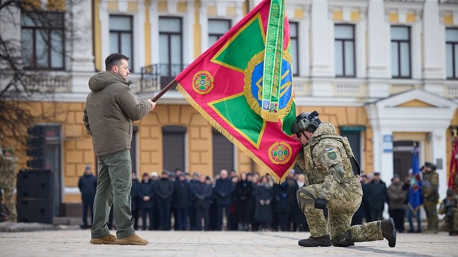 zelenskyy give flag