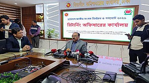 ঢাকা বিভাগীয় কমিশনার: বিকেল ৫টার মধ্যে কার্যালয়ে ঢুকলে মনোনয়ন গ্রহণ করা হবে