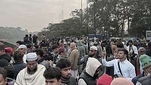 সকাল হতেই খালেদা জিয়ার জানাজা স্থলে মানুষের ঢল