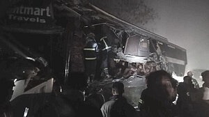 মীরসরাইয়ে থেমে থাকা ট্রাকে বাসের ধাক্কা, নিহত ৩