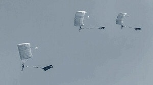 ১২ হাজার ফুট ওপর থেকে ঝাঁপ: গিনেস বুকে বাংলাদেশের নাম