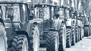 বড়দিনেও রাজপথে অনড় ফরাসি কৃষকরা, অবরোধ অব্যাহত