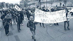 ফুঁসছে ফরাসি কৃষকরা, মহাসড়ক ও রেলপথ অবরোধ