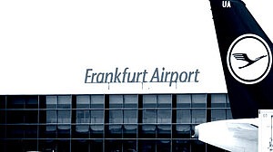 প্রবল তুষারপাতে জার্মানির ফ্রাঙ্কফুর্ট বিমানবন্দরে ফ্লাইট বিপর্যয়