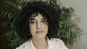 ইরানে নোবেলজয়ী নার্গিসের আরও সাড়ে ৭ বছর কারাদণ্ড