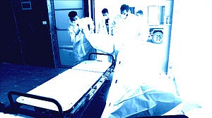 খান ইউনিসের হাসপাতালে পৌঁছাল ৩০ ফিলিস্তিনির মরদেহ