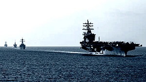 মার্কিন জাহাজকে ইরানের জলসীমা এড়িয়ে চলার নির্দেশ!